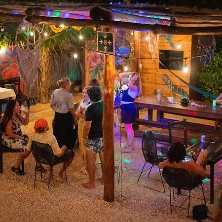 Mapache Hostel & Camping Isla Holbox ภายนอก รูปภาพ