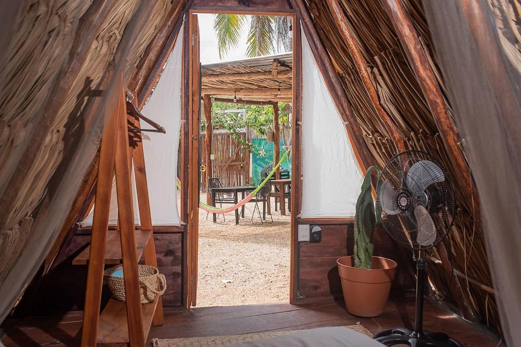 Mapache Hostel & Camping Isla Holbox ภายนอก รูปภาพ